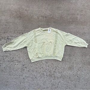 Easel Women's Star Patch Crew Neck Sweater - Light Green